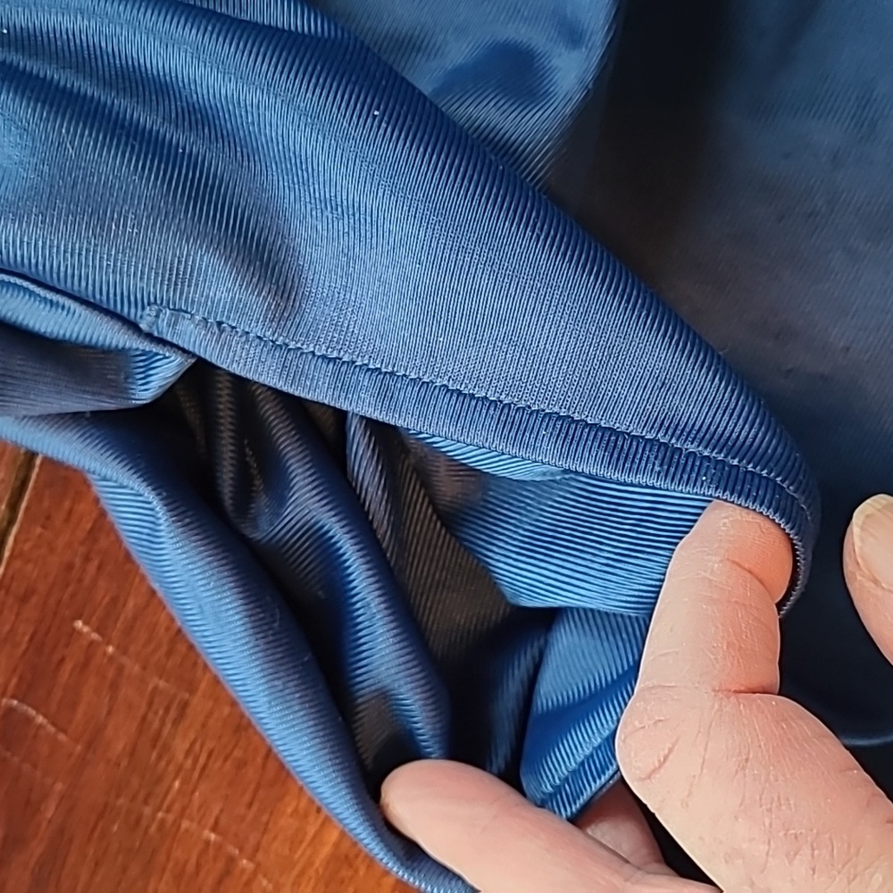 Mens shorts with elastic waist and draw strings. 2 side pockets - Picture 9 of 9